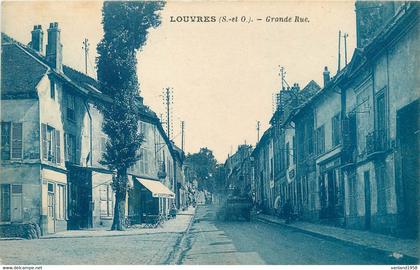 LOUVRES-grande rue