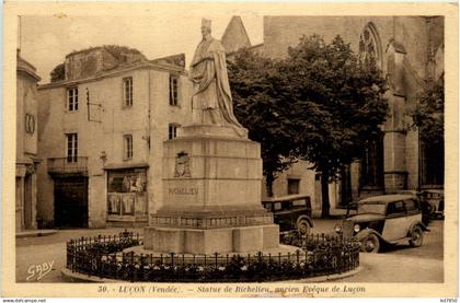 Lucon - Statue de Richelieu - Vendee