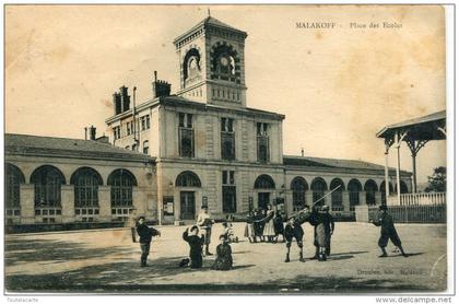 CPA  92  MALAKOFF PLACE DES ECOLES  1905