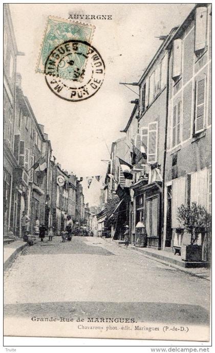 MARINGUES GRANDE RUE PENDANT UNE FETE ? DRAPEAUX