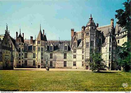 18 - Meillant - Le Château - Cour d'honneur - CPM - Voir Scans Recto-Verso