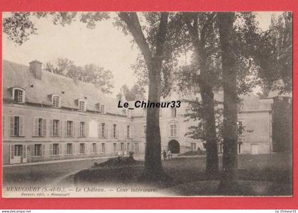 95 - MENUCOURT----Le Chateau---Cour Interieure