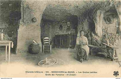 33 - Meschers sur Gironde - Meschers les Bains - Les Grottes habitées - Grotte des Fontaines - Animée - CPA - Oblitérati