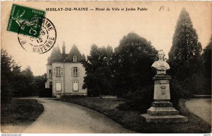 CPA Meslay du Maine Hotel de Ville et Jardin Public (686053)