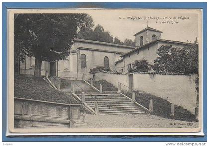 69 - MEYZIEU -- place de l'Eglise.....