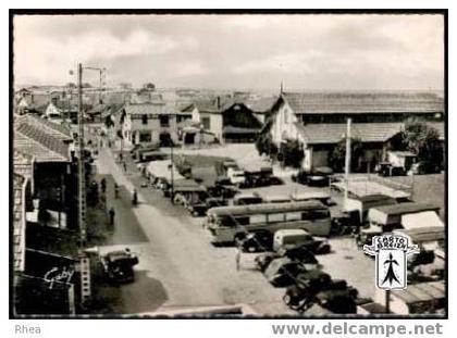 40 Mimizan - 20 - MIMIZAN-PLAGE (Landes)  Place du Marché - cpsm