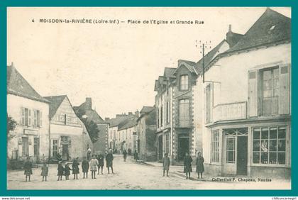 MOISDON LA RIVIERE - Place de l'église et Grande Rue - La Chatelaine - Animée - Collection CHAPEAU