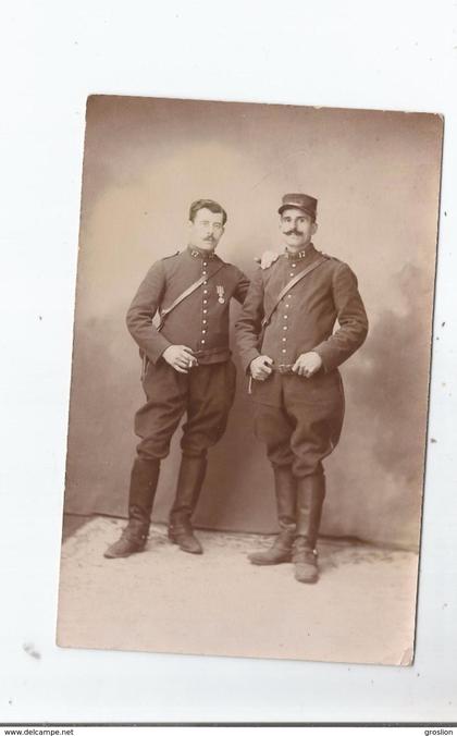 MONTAUBAN (TARN ET GARONNE) CARTE PHOTO AVEC MILITAIRES (PHOTO ACHILLE BOUIS MONTAUBAN)