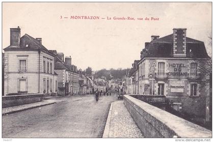 Montbazon - La Grand Rue, vue du Pont