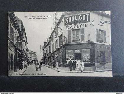 CPA - Montlhéry- Rue du Docteur Ogé