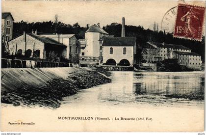 CPA Montmorillon - La Brasserie (111637)