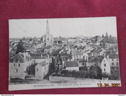 CPA - Montmorillon - Vue générale prise du Terrier