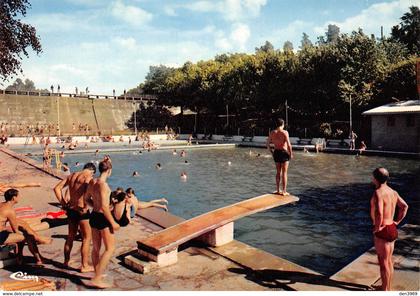 Montredon-Labessonnié - La piscine - Plongeoir