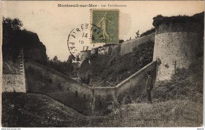 CPA MONTREUIL-sur-MER - Les Fortifications (45088)