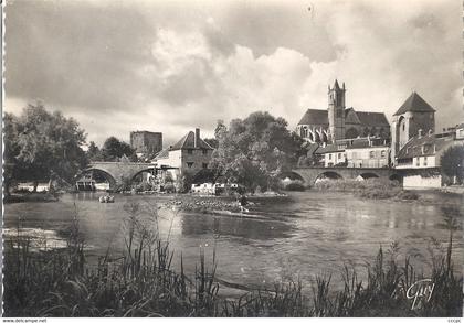 CPSM Moret-sur-Loing Le Loing L'Eglise Notre-Dame le Donjon