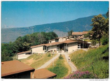 LA MOTTE D'AVEILLANS . LE VILLAGE DE VACANCES LES AVEILLES .