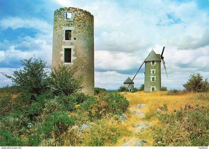 MOUILLERON EN PAREDS : MOULIN TRANSFORME EN ORATOIRE