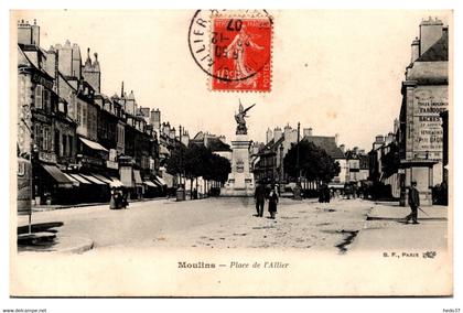 Moulins - Place de l'Allier