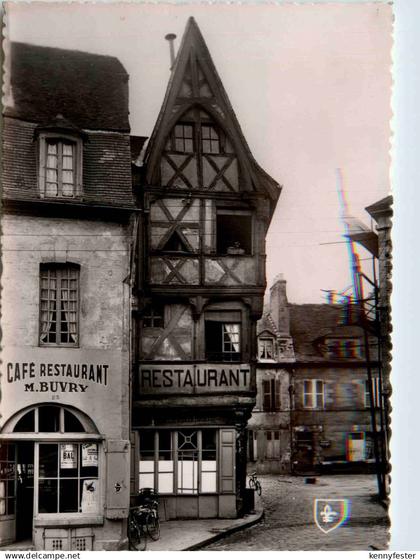 Moulins, Vieilles maisons