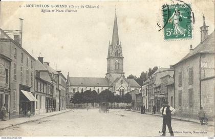 CPA Mourmelon-le-Grand Eglise et Place d'Armes