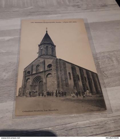 carte  postale    MOUTIERS -LES-MAUXFAITS  l église (xll siècle)