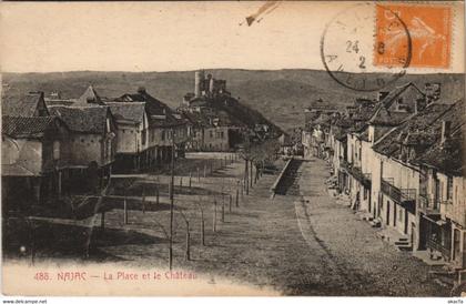 CPA NAJAC - La Place et le Chateau (133473)