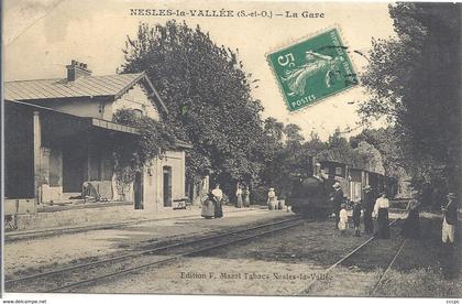 CPA Nesles-la-Vallée La Gare