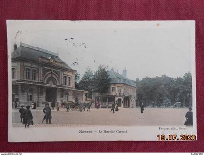 CPA - Nevers - Le Marché Carnot