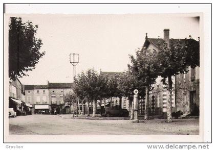 NOGARO (GERS) 9 PLACE DE LA POSTE (POMPE A ESSENCE)