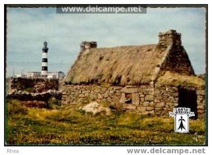 29 Ouessant - OUESSANT (Finistère)  MX 838 - Une chaumière et le phare du Créac'h - cpsm