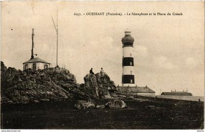 CPA Ouessant - le Semaphore et le Phare du Creach (252683)