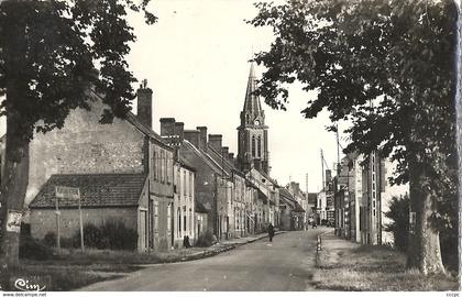 CPSM Ouzouer sur Loire - Entrée du Bourg