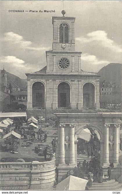 CPA Oyonnax Place du Marché