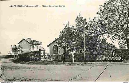 44 - Paimboeuf - Place des deux Gares - Animée - CPA - Voir Scans Recto-Verso