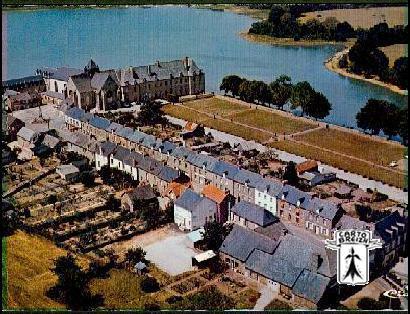 35 Paimpont - PAIMPONT (I-et-V)  - Vue aérienne sur le Bourg et l´abbaye - cpsm