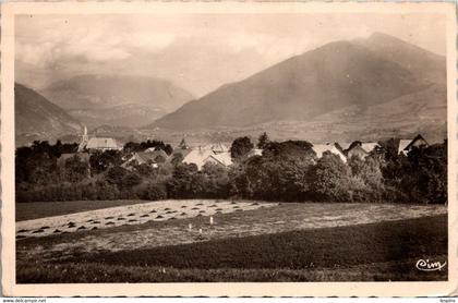 74 - PEILLONNEX --  Vue générale et le Môle