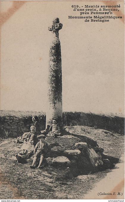 CPA - AK Beuzac près Penmarch Menhir surmonté d' une croix Monuments Mégalithiques de Bretagne a Plomeur Finistère