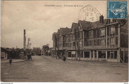 CPA PERONNE - L'Avenue de la Gare (121349)