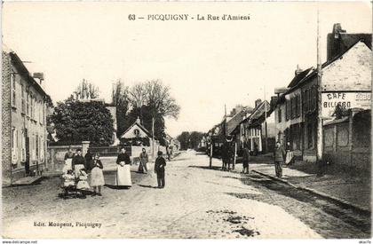 CPA Picquigny Rue d'Amiens (1391676)