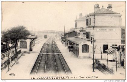 PIERREFITTE-SUR-SEINE STAINS LA GARE INTERIEUR