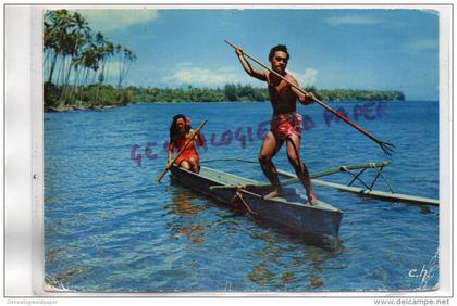 POLYNESIE- TAHITI  PECHEUR AU HARPON- PECHE