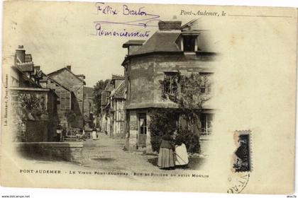 CPA PONT-AUDEMER - le Vieux PONT-AUDEMER Rue et Riviere du Petit... (182219)