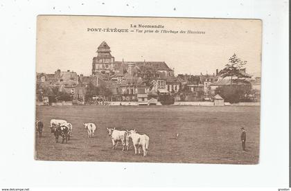 PONT L'EVEQUE VUE PRISE DE L'HERBAGE DES HUMIERES (VACHES DANS UN PRE)