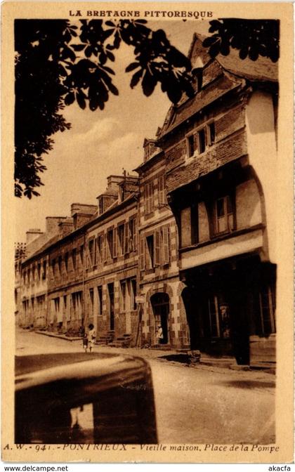 CPA PONTRIEUX - Vieille maison Place de la Pompe (103816)