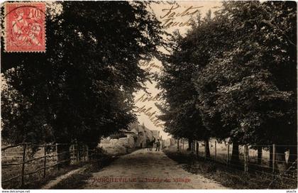 CPA PORCHEVILLE - Entrée du Village (246536)