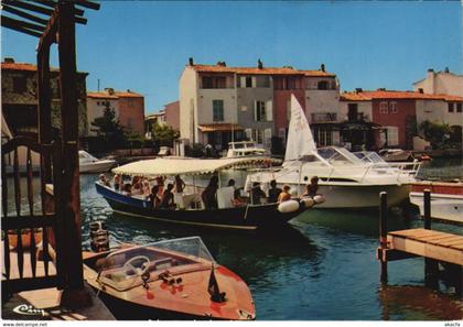 CPM GRIMAUD PORT-GRIMAUD - Canal Scene with Boats (1116638)