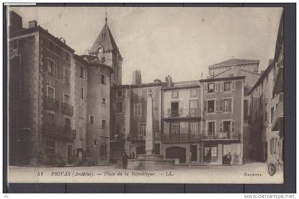 07 - Privas - Place de la Republique - animée