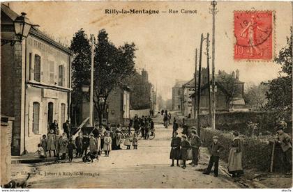 CPA RILLY-la-MONTAGNE Rue Carnot (864584)