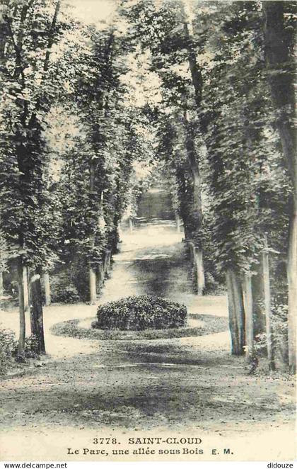 92 - Saint Cloud - Parc de Saint Cloud - allée sous bois - CPA - Voir Scans Recto-Verso