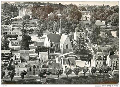 B 16-2005 : SAINT-CYR-SUR-LOIRE VUE AERIENNE